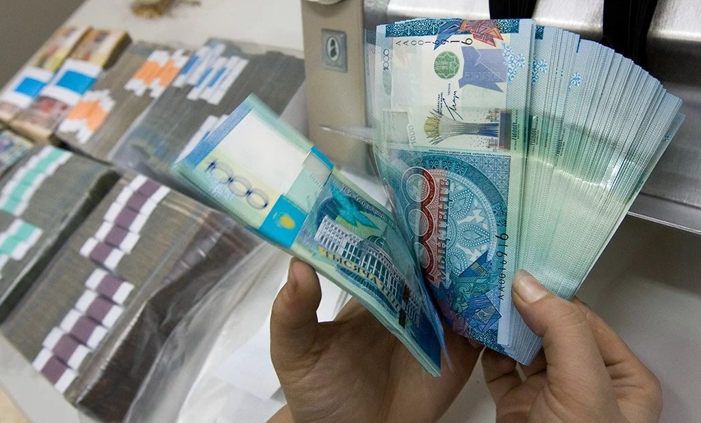 Кредиты подорожали на 1,5% для всех казахстанских компаний - «Финансы»