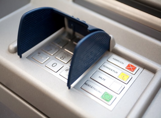 Клиенты ВТБ смогут снимать наличные по QR-коду в банкоматах - «ВТБ24»