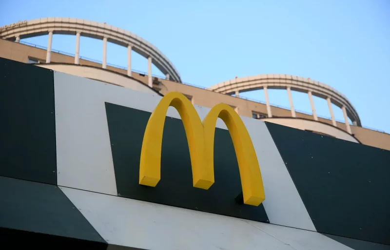 Рестораны McDonald's по всему миру столкнулись с системными сбоями - «В мире»