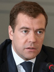 Дмитрий Медведев: «Ситуация в экономике не кризисная, но она предгрозовая» - «Интервью»