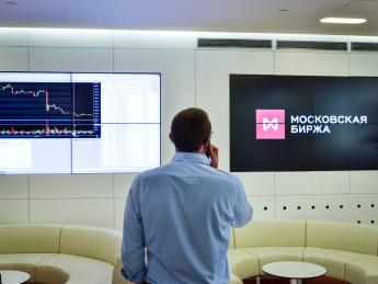 Банк России ищет способ борьбы со скачками курса - «Финансы»