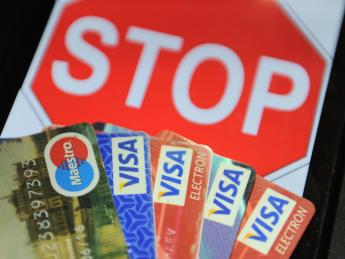 Санкции Visa и MasterCard уже затронули сотни тысяч россиян - «Финансы»