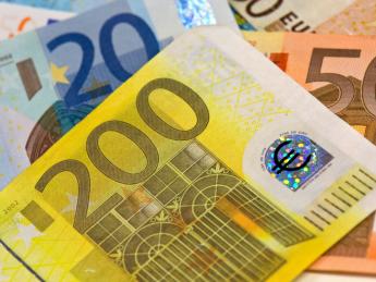 Официальный курс евро подскочил до 49,58 рубля - «Финансы»