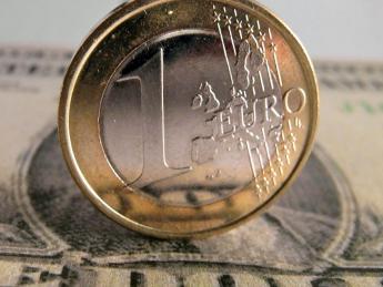 ЦБ понизил курс евро до 46,95 рубля - «Финансы»