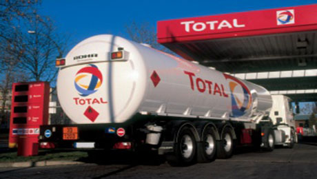 Total сокращает на 15% капвложения в нефтедобычу - «Финансы»