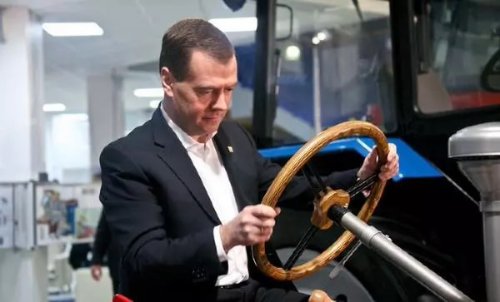 Российским чиновникам запретили авто дороже 37 тыс долларов - «Финансы»