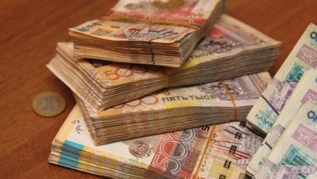 Нацбанк продолжил валютные интервенции на KASE - «Финансы»