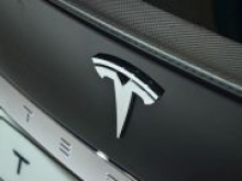 Tesla увеличила поставки электромобилей на запланированные 50 % - «Финансы и Банки»