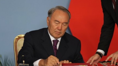 Назарбаев подписал поправки по вопросам дорожной инфраструктуры, логистики и авиаперевозок - «Финансы»