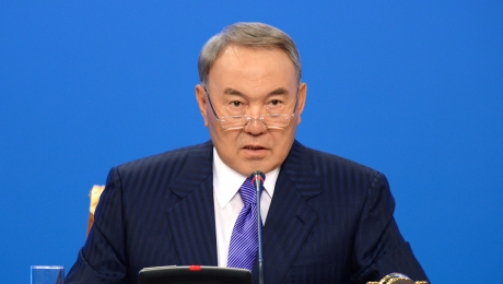 Не надо ожидать "золотого дождя" после повышения цен на нефть - Н. Назарбаев - «Финансы»