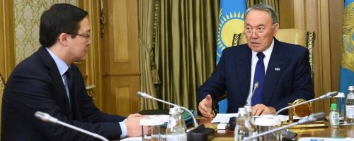 Назарбаев поручил Акишеву обеспечить финансовую стабильность в стране - «Финансы»