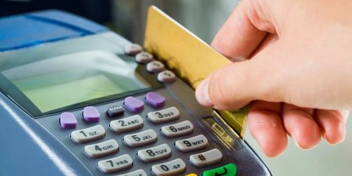 Владельцы банковских карт смогут подтверждать платежи с помощью селфи - «Финансы»