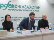 В феврале продажи долларов населением впервые превысили покупки - «Финансы»