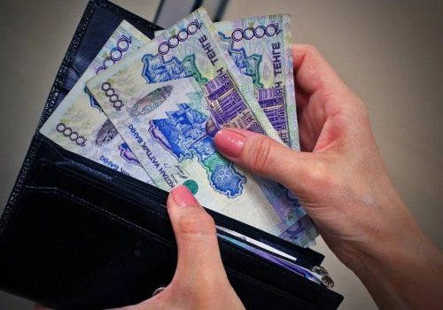Казахстанцы резко усилили интерес к тенговым вкладам - «Финансы»