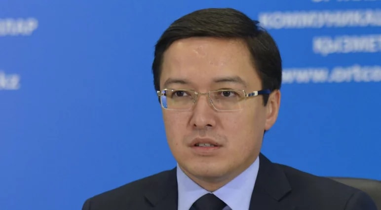 Акишев пообещал за год выучить казахский язык - «Финансы»