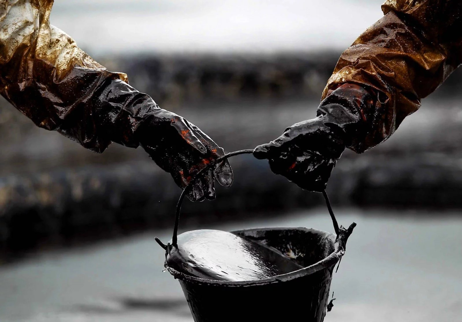 Новая встреча ОПЕК закончилась провалом: добычу нефти не заморозят - «Финансы»