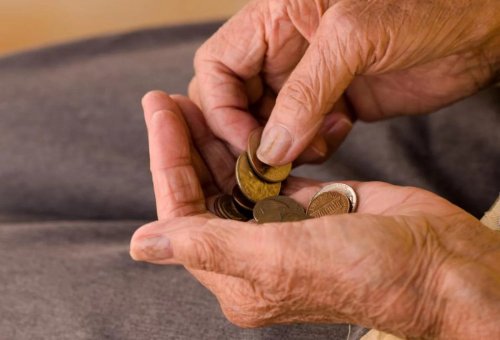 Эксперт: Остро нуждающиеся в пенсионных накоплениях останутся за бортом - «Финансы»