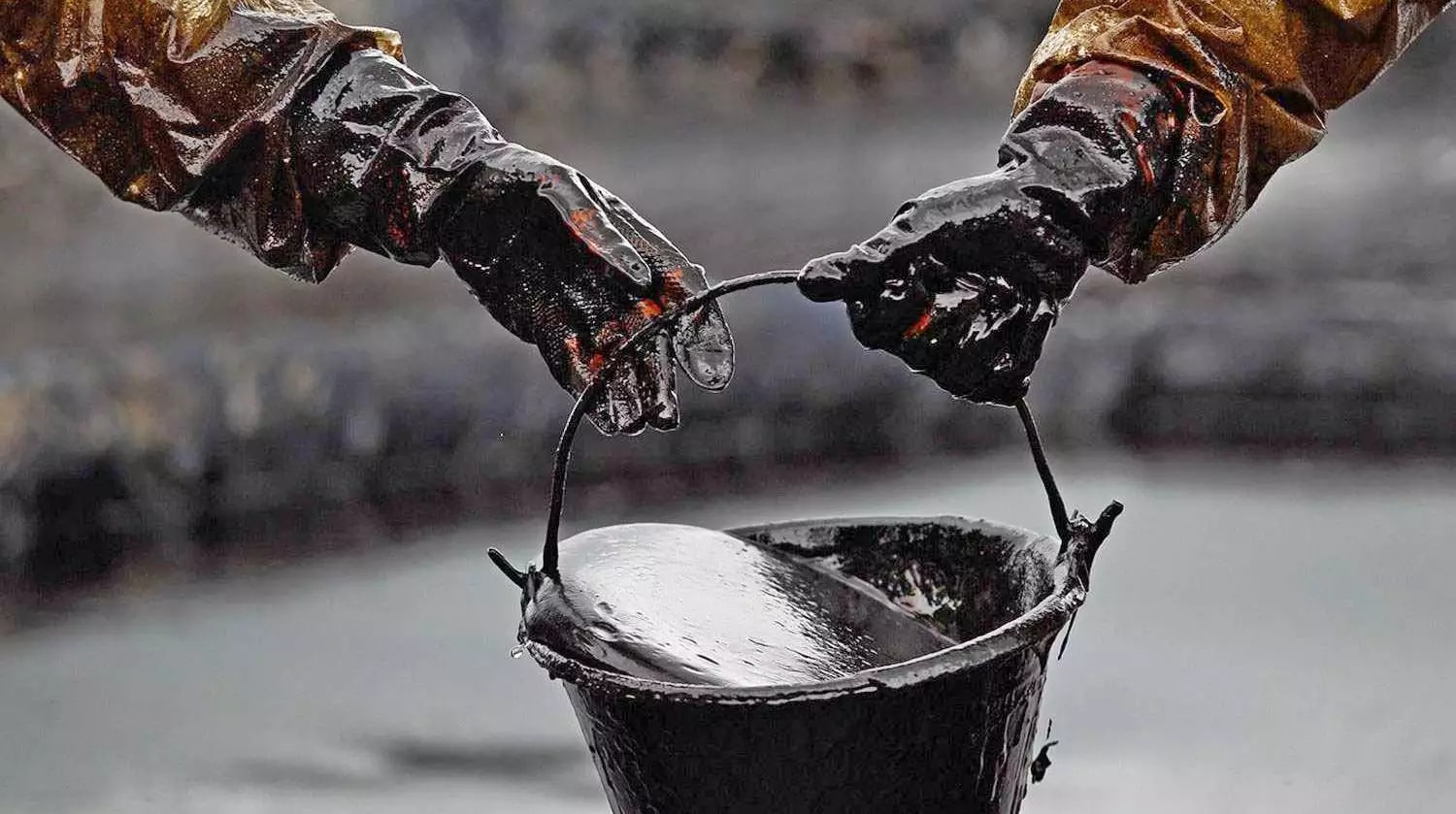Цена нефти Brent впервые с апреля упала ниже $42 - «Финансы»