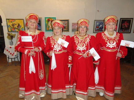 Совкомбанк поздравил пенсионеров с Международным днем пожилых людей - «Совкомбанк»