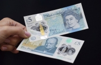 В Великобритании запускают в обращение новые пластиковые деньги - «Финансы»