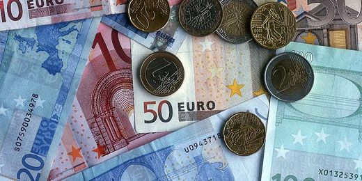 Официальный курс евро снизился до 71 рубля 57 копеек - «Финансы»