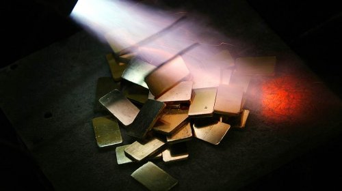 Золото продают жестко - «Финансы»