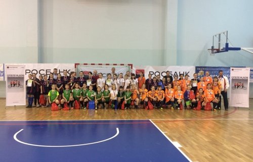 Росбанк поддержал проект «Мини-футбол - в школу» в Екатеринбурге - «Пресс-релизы»