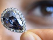 Редкий голубой бриллиант продан на аукционе Sotheby's за $6,7 млн - «Новости Банков»