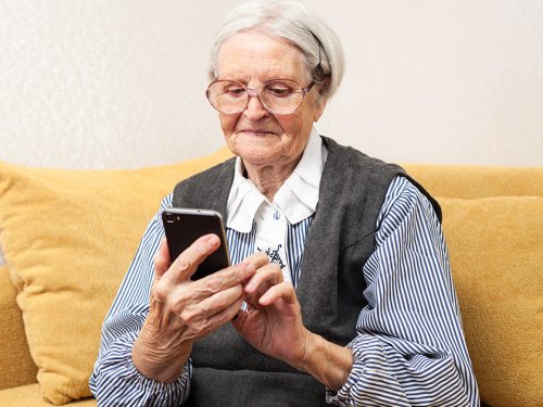 Мобильные пенсионеры - «Тема дня»