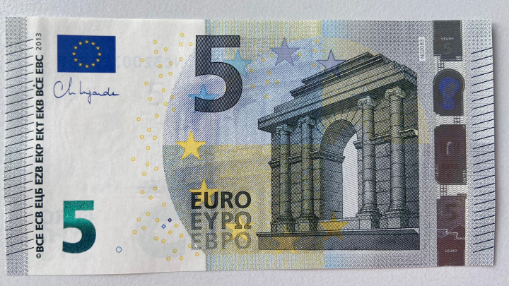 Европейский центробанк объявил о выпуске обновленных банкнот евро - «Финансы и Банки»