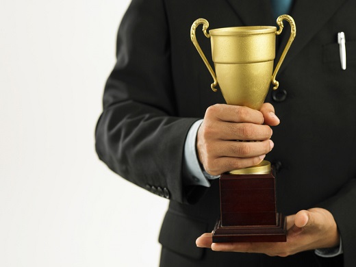 ВТБ приглашает акционеров и клиентов принять участие в конкурсе «Лучший аналитик» - «ВТБ24»