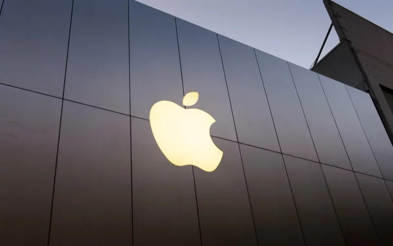 Apple возобновляет продажи двух моделей «умных» часов - «В мире»