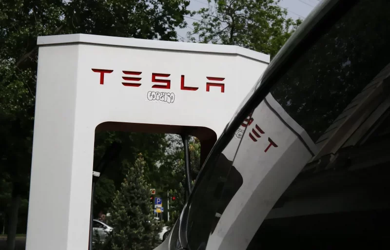 Завод Tesla в Германии приостановил работу - «В мире»