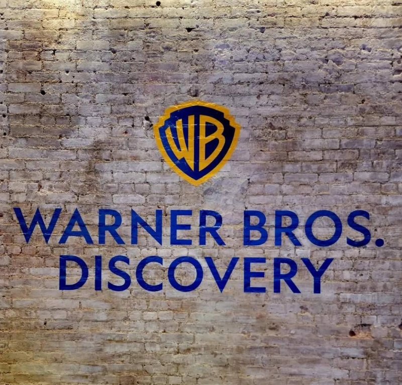 Warner Bros может выделить стриминговые активы и киностудию в отдельную компанию - «В мире»